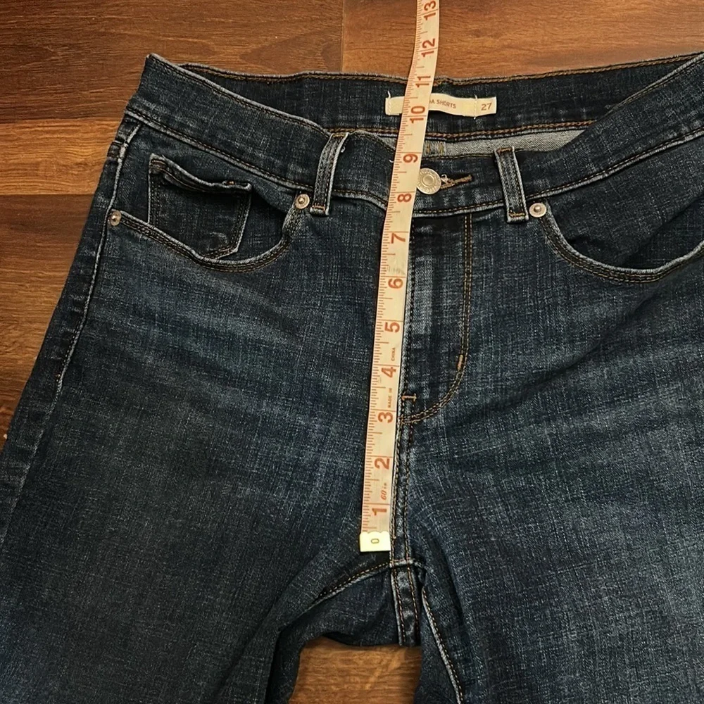 🍁SALE🍁LEVI’S Bermuda Shorts size 27